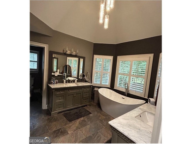 Gorgeous home in Arbor Springs Plantation! Spacious 4 bed, 3.5 - photo 8