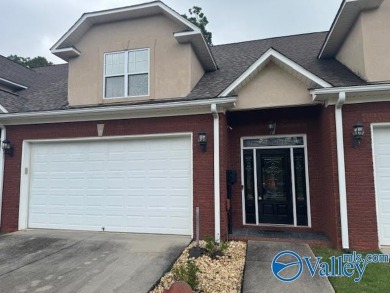 Lake Townhome/Townhouse For Sale in Guntersville, Alabama