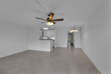 Lake Condo For Sale in Boca Raton, Florida