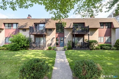 Welcome to River View Terrace...desirable well maintained - photo 1