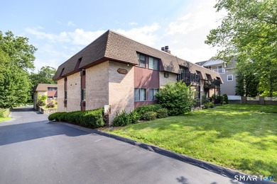 Welcome to River View Terrace...desirable well maintained - photo 2