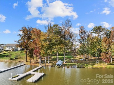Are you looking for a waterfront home with serene lake and golf - photo 3