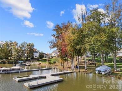 Are you looking for a waterfront home with serene lake and golf - photo 4