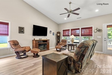 Are you looking for a waterfront home with serene lake and golf - photo 10