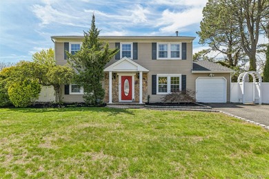 Spacious Colonial In East Patchogue Awaits! This 9-room Colonial - photo 1