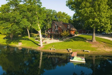 This 4-bedroom, 2.5-bath, 3,696-square-foot home sits on 21 - photo 3
