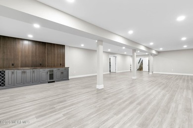 Welcome to one of Rumson's most coveted neighborhoods. Set on a - photo 31
