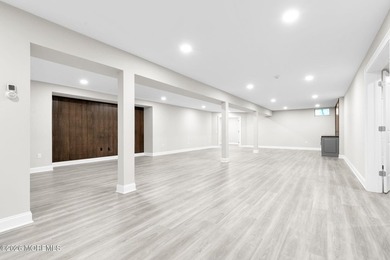 Welcome to one of Rumson's most coveted neighborhoods. Set on a - photo 33