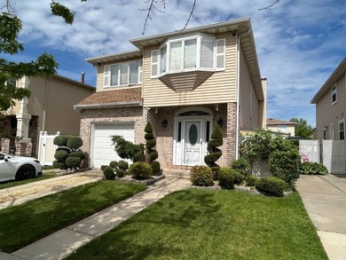 Must See! Detached 2 family Hi Ranch 7 over 3. 4 Baths total - photo 3
