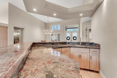 Welcome to luxury living in Springfield's most exclusive gated - photo 15