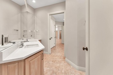 Welcome to luxury living in Springfield's most exclusive gated - photo 18