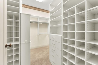 Welcome to luxury living in Springfield's most exclusive gated - photo 22