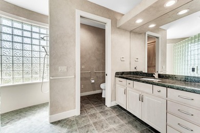 Welcome to luxury living in Springfield's most exclusive gated - photo 26