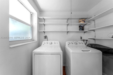 Welcome to this beautifully updated 2-bedroom, 2.5-bath corner - photo 29