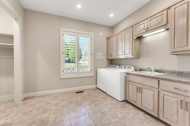 Welcome to luxury living in Springfield's most exclusive gated - photo 33