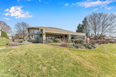 Welcome to luxury living in Springfield's most exclusive gated - photo 36