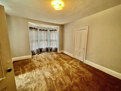 Vintage 4-bedroom house in historic Belfast with a long history - photo 38