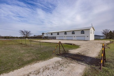Two-Story Lodge-Style Home on 110 Acres - Hunting Retreat & - photo 5