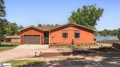 Multi-generational living on LARGE waterfront lot - photo 4