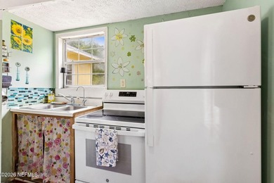 One-of-a-kind home! This 2 bed, 1 bathroom cottage includes a - photo 13