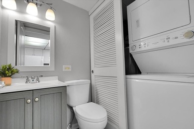 Gorgeous, move-in-ready, end-unit townhouse with 2 bedrooms, 1.5 - photo 14