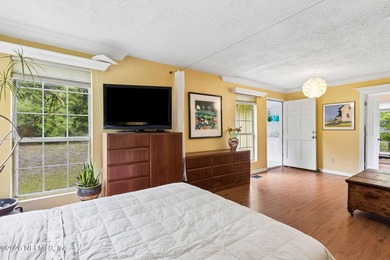One-of-a-kind home! This 2 bed, 1 bathroom cottage includes a - photo 15