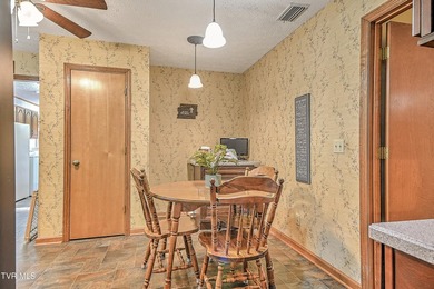 This home checks all the boxes if you are looking for one level