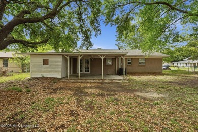 Welcome to this cozy and affordable single-family home in the - photo 22