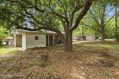 Welcome to this cozy and affordable single-family home in the - photo 23