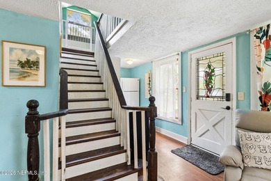 One-of-a-kind home! This 2 bed, 1 bathroom cottage includes a - photo 25