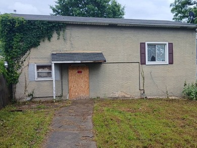Disregard listing price. Property will be sold at auction. This - photo 5