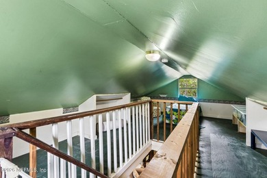 One-of-a-kind home! This 2 bed, 1 bathroom cottage includes a - photo 26