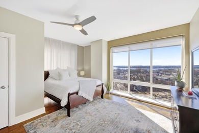 Don't miss this rare and stunning two-level corner penthouse - photo 26