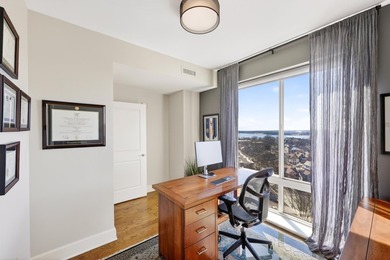 Don't miss this rare and stunning two-level corner penthouse - photo 30