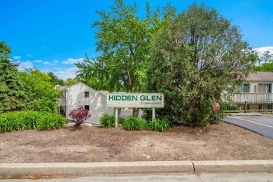 Gorgeous, move-in-ready, end-unit townhouse with 2 bedrooms, 1.5 - photo 31