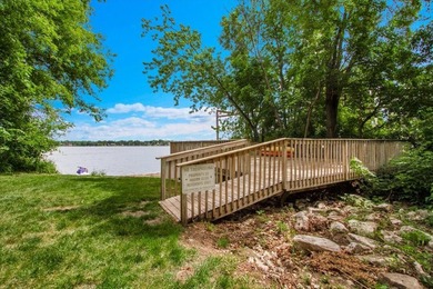 Gorgeous, move-in-ready, end-unit townhouse with 2 bedrooms, 1.5 - photo 34