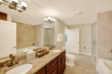 Don't miss this rare and stunning two-level corner penthouse - photo 38