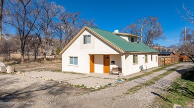 Welcome to a rare opportunity 3Bed and 3Bath and rental income! - photo 1