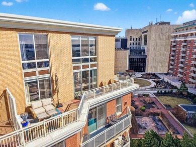 Don't miss this rare and stunning two-level corner penthouse - photo 43