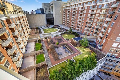 Don't miss this rare and stunning two-level corner penthouse - photo 44