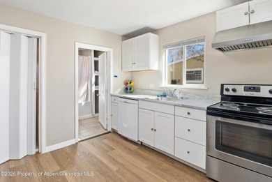 Welcome to a rare opportunity 3Bed and 3Bath and rental income! - photo 6