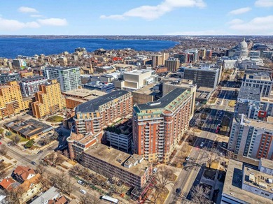 Don't miss this rare and stunning two-level corner penthouse - photo 50