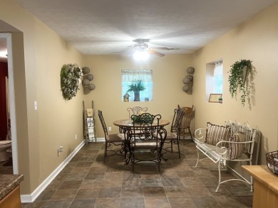3 BR - 2 BA in a PRIME location at ROUGH RIVER LAKE!! - photo 12