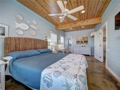Attractive four bedrooms, 3.5 baths, free standing condo located - photo 11
