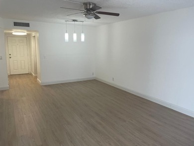 Welcome to Paradise. This two-bedroom, two-bathroom condominium - photo 13