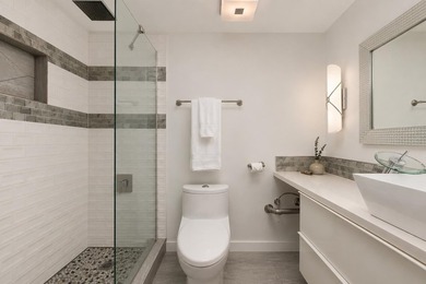 Beautifully renovated 1-bedroom home offers an exceptionally - photo 14
