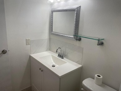 Welcome to Paradise. This two-bedroom, two-bathroom condominium - photo 16