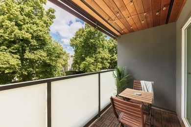 Beautifully renovated 1-bedroom home offers an exceptionally - photo 18