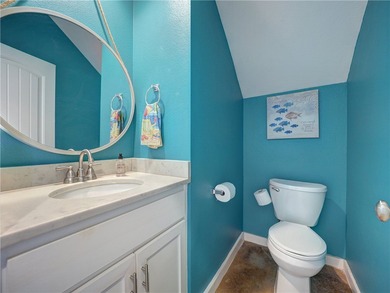Attractive four bedrooms, 3.5 baths, free standing condo located - photo 21
