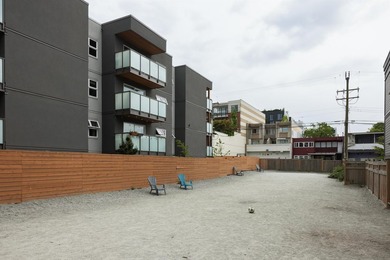 Beautifully renovated 1-bedroom home offers an exceptionally - photo 23